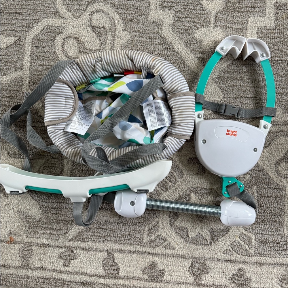 Green and Gray VR Headset with Ergonomic Design